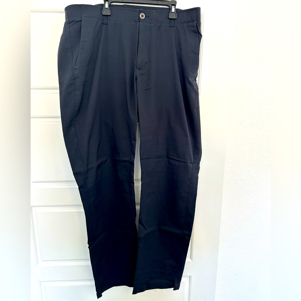 Under Armour Men’s Black Golf Pants Size 38